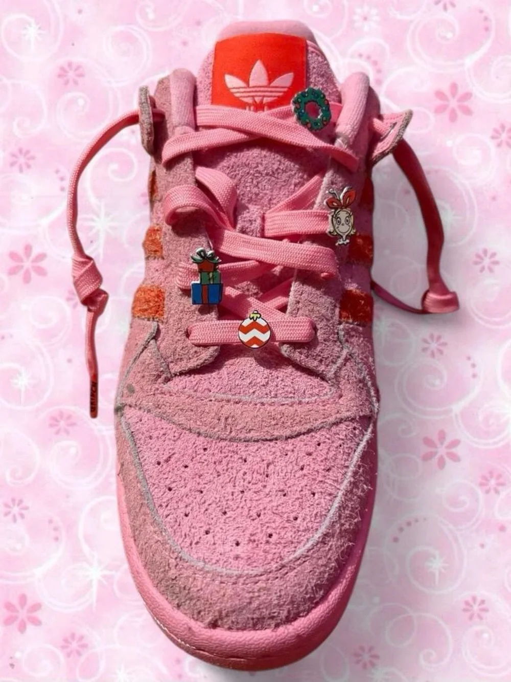 Women’s 9.5 rare Cindy Lou Who Grinch pink fuzzy sneakers